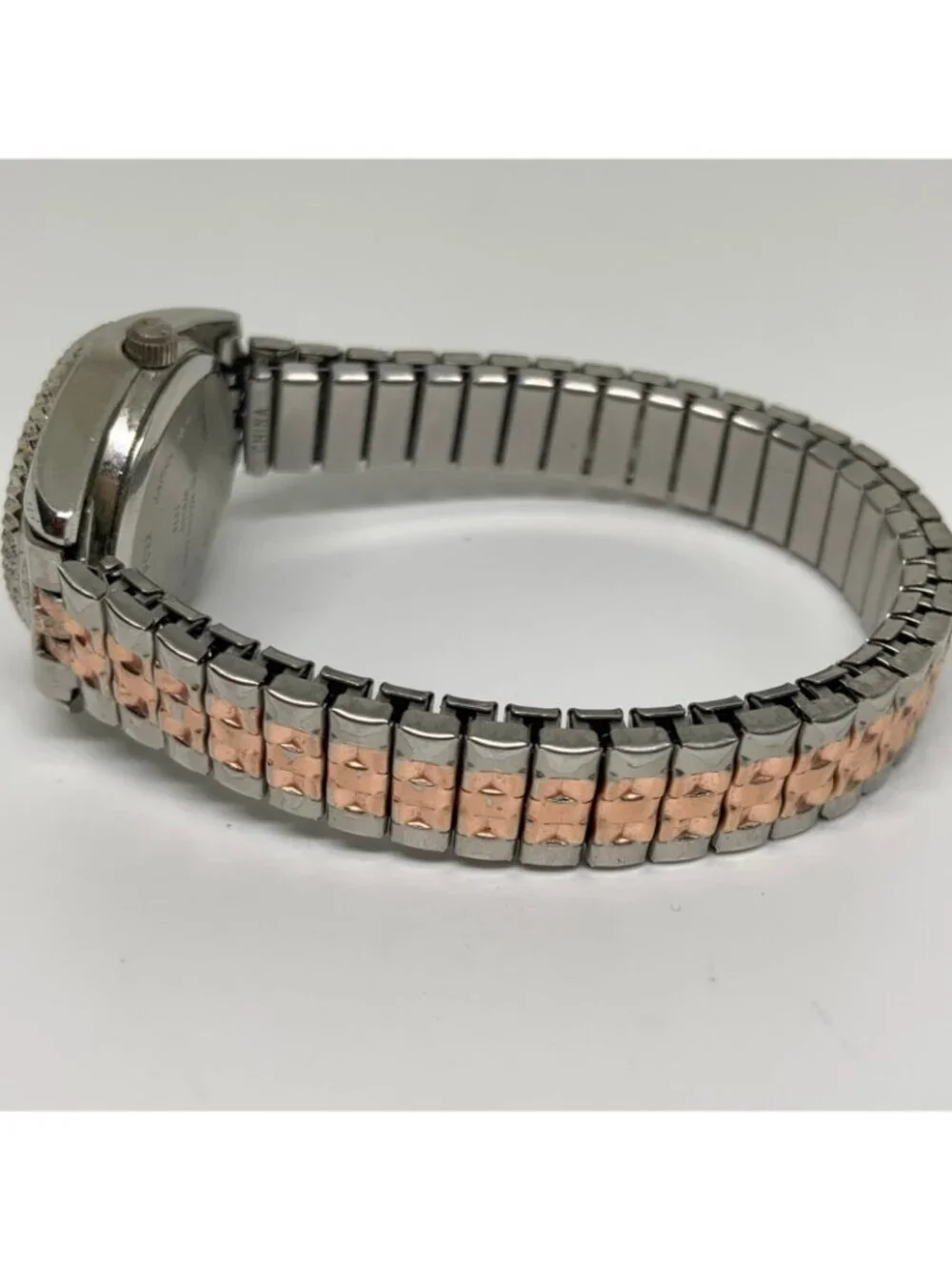 Accutime vintage classic women’s watch date two tone 25mm 6.5” running